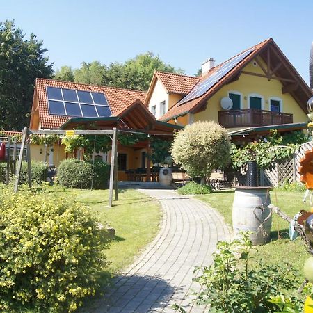 Riegler'S Buschenschank Fürstenfeld Εξωτερικό φωτογραφία