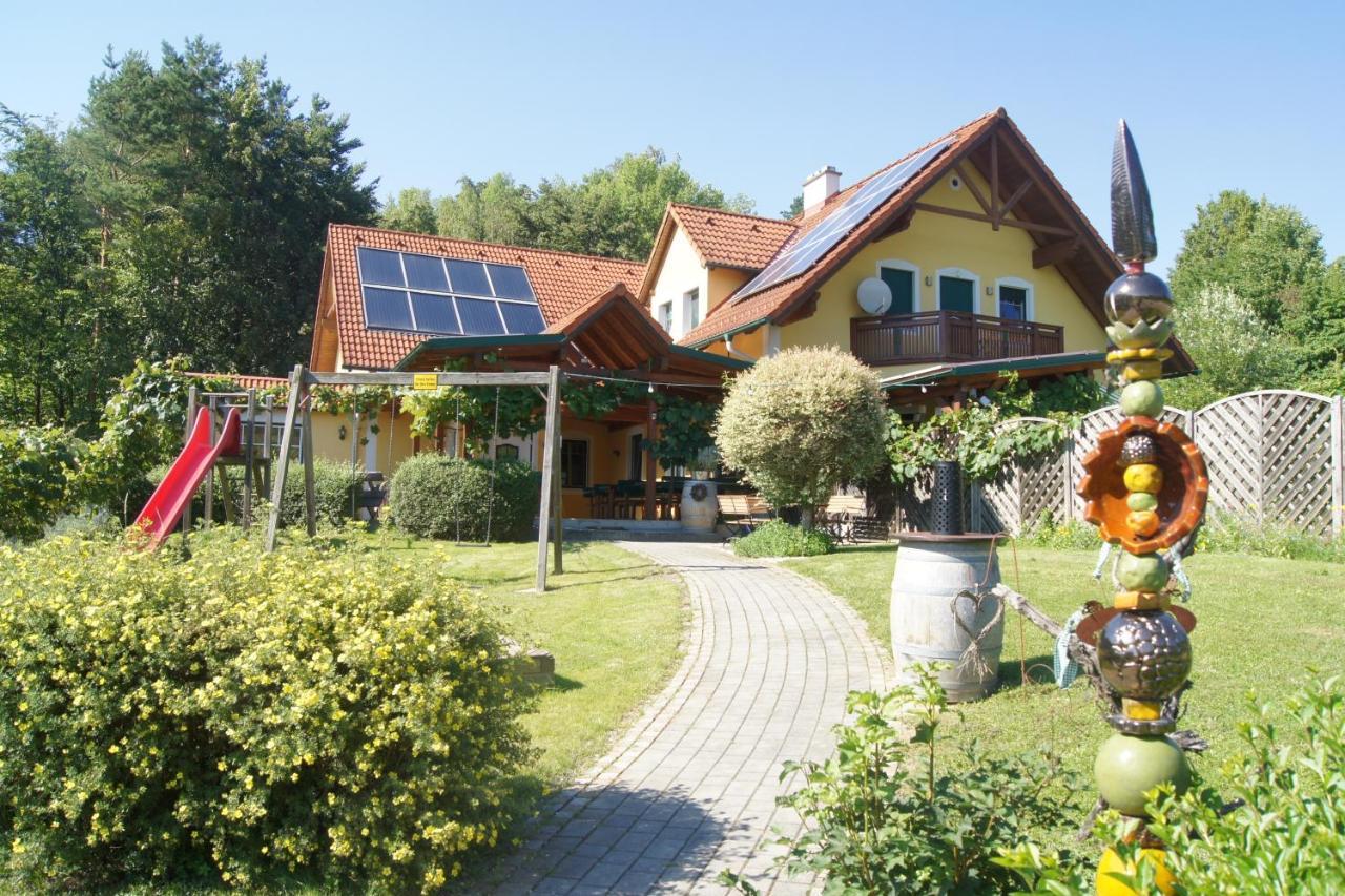 Riegler'S Buschenschank Fürstenfeld Εξωτερικό φωτογραφία