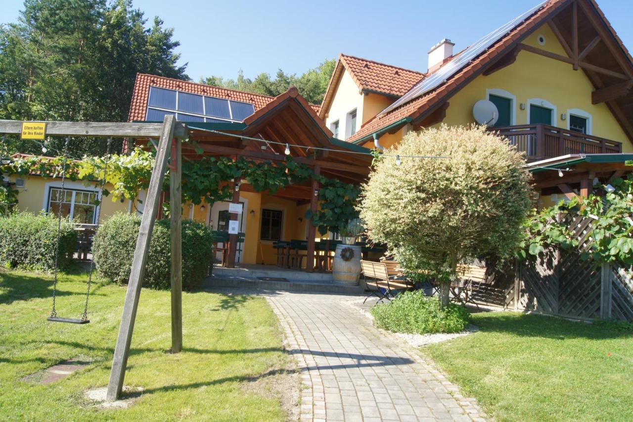 Riegler'S Buschenschank Fürstenfeld Εξωτερικό φωτογραφία