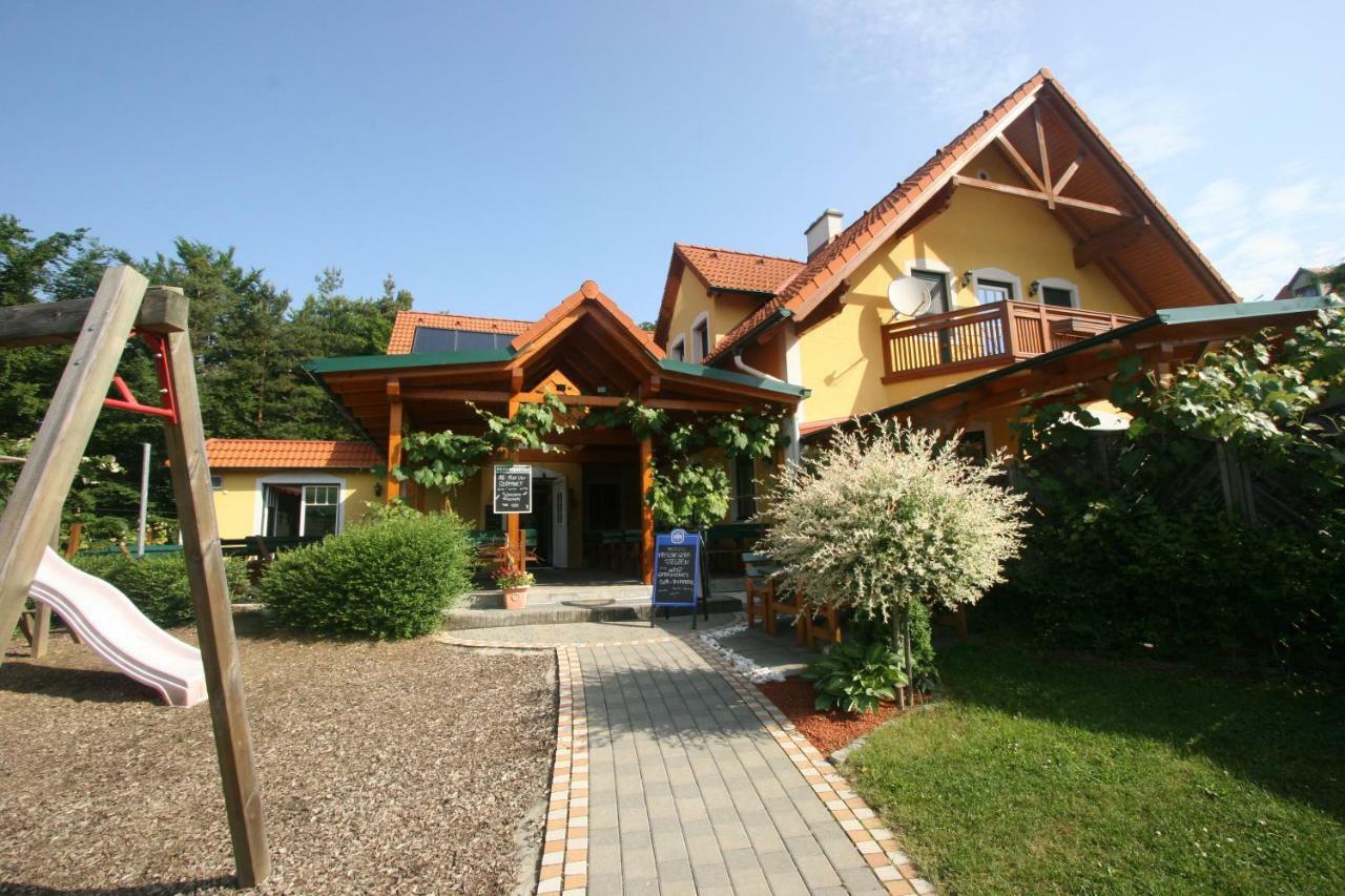 Riegler'S Buschenschank Fürstenfeld Εξωτερικό φωτογραφία